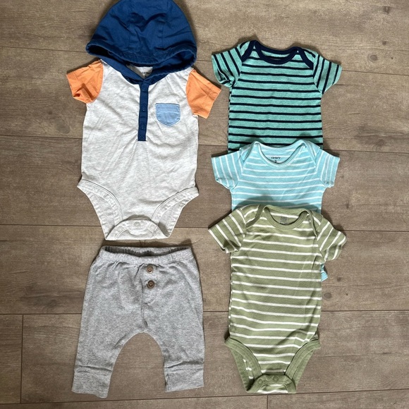 Carter’s Baby Boy 0-3m Modern Clothing Lot - Picture 5 of 9